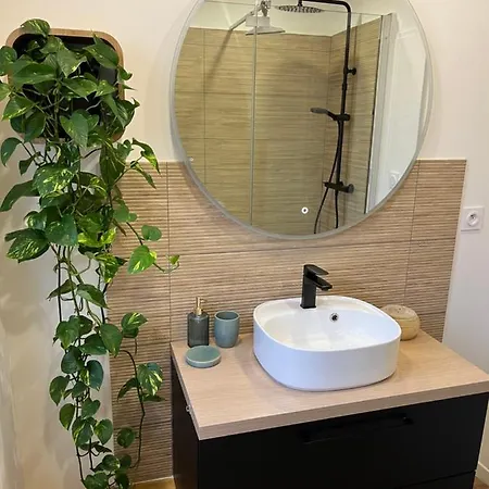 Moderne En Plein Centre D'epernay Apartment *